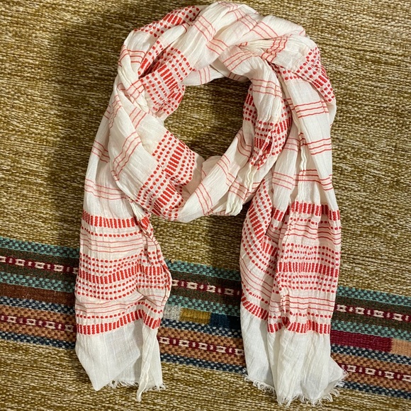 Gap Textured Scarf with Dots and Stripes - Picture 4 of 7